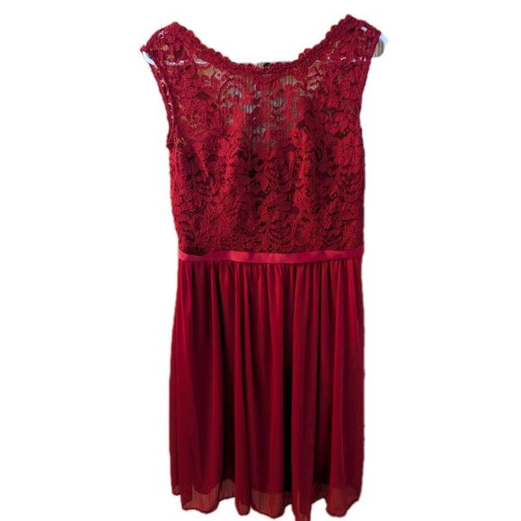 Davids Bridal Bridesmaid Dress Size 10 Apple (Red) Lace Top - Picture 1 of 4